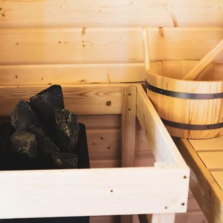 Bed and Breakfast Nifty Intera Con Piscina Relax, Idromassaggio E Sauna