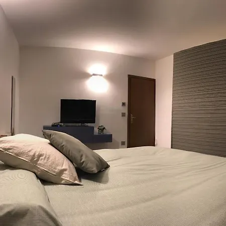 Alojamento de Acomodação e Pequeno-almoço Nifty Intera Con Piscina Relax, Idromassaggio E Sauna