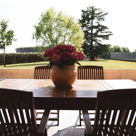 Nifty Intera Con Piscina Relax, Idromassaggio E Sauna Bed & Breakfast *